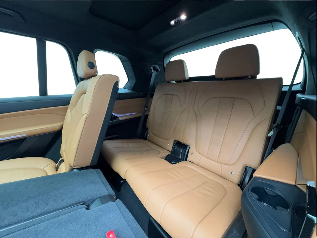 Used 2022 Gray BMW M50i image 30