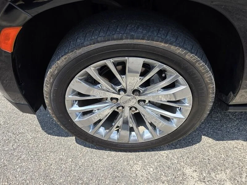 Used 2022 Onyx Black GMC Denali image 17