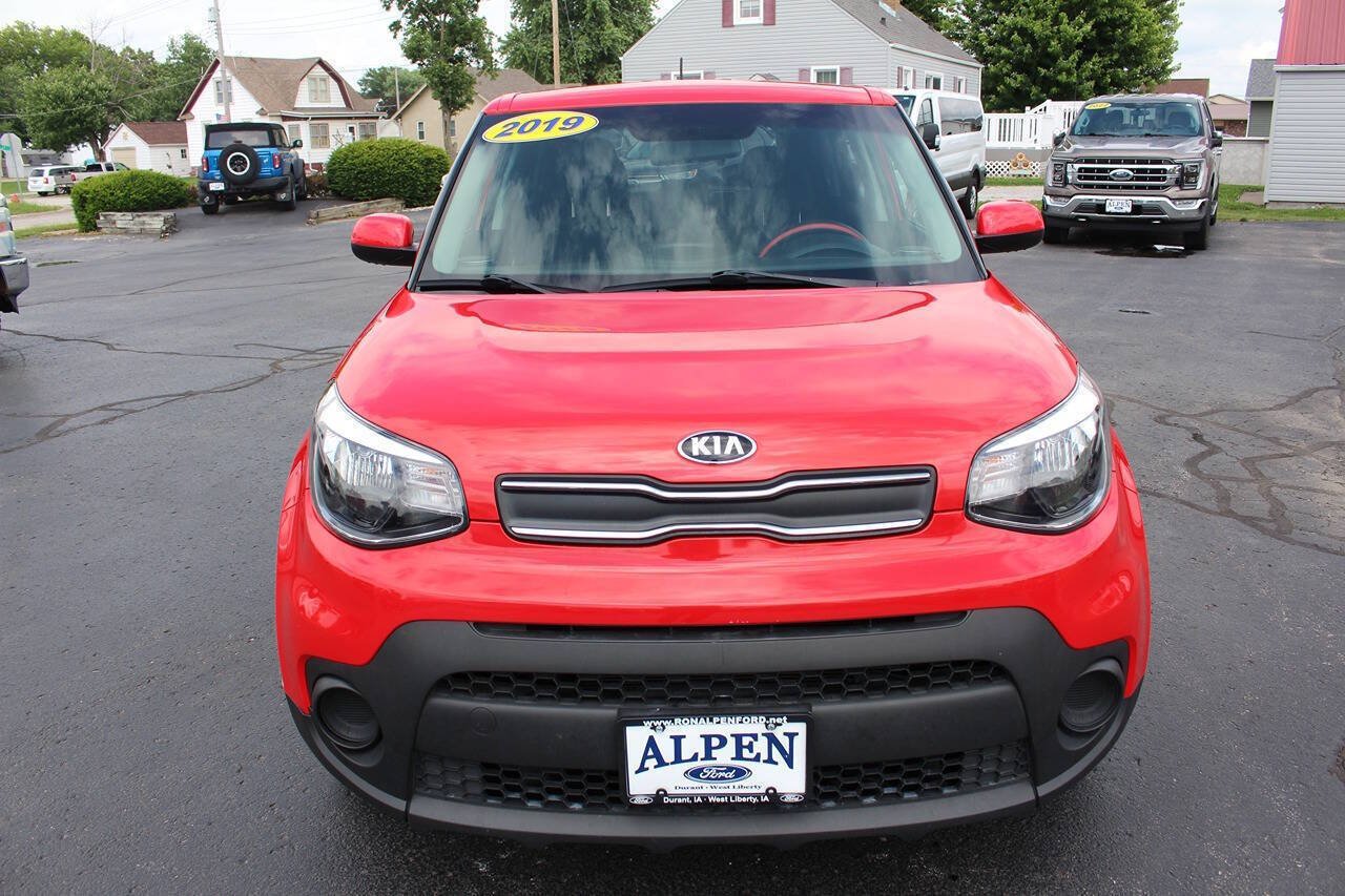 Used 2019 Inferno Red Kia Base 4dr Crossover 6A image 7