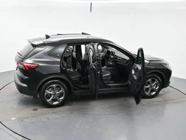 Used 2025 Agate Black Metal Ford ST-Line image 43