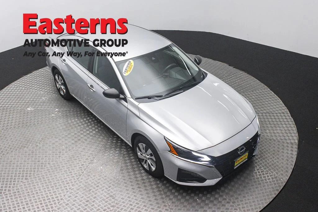 Used 2024 Silver Nissan 2.5 S image 3