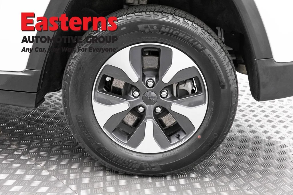 Used 2025 Silver Mitsubishi 2.0 SE image 67