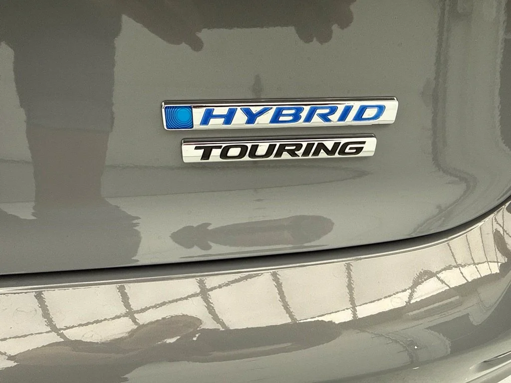 New 2026 Urban Gray Pearl Honda Touring image 9
