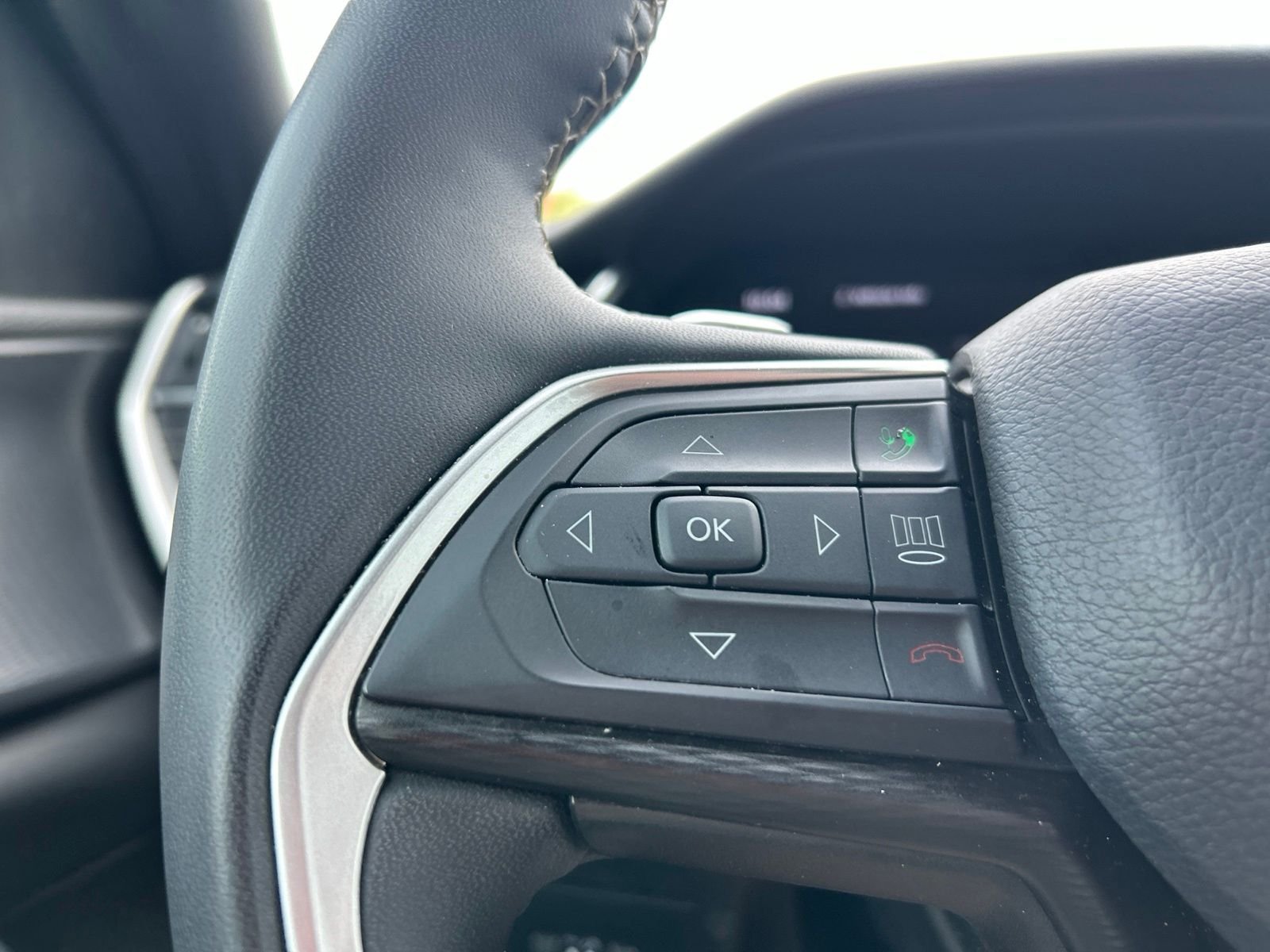 Certified Used 2023 Gray Jeep Altitude X image 15