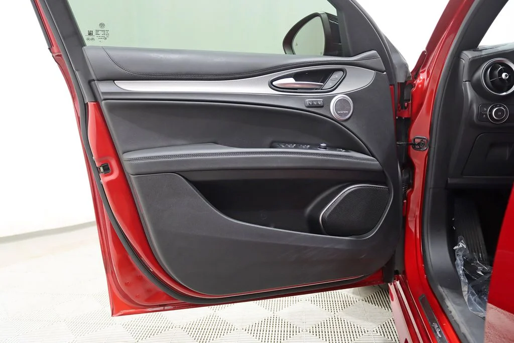 2023 Alfa Romeo Stelvio Veloce