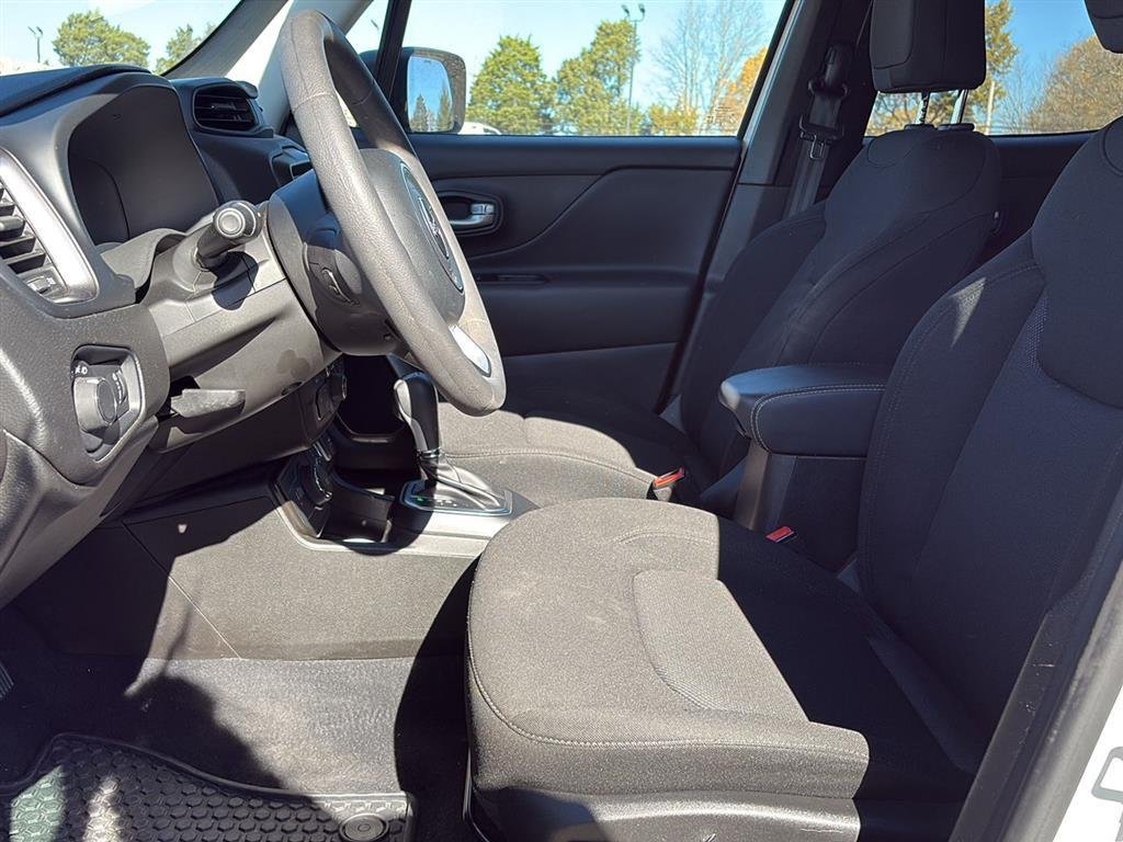 2023 Jeep Renegade Latitude photo 4