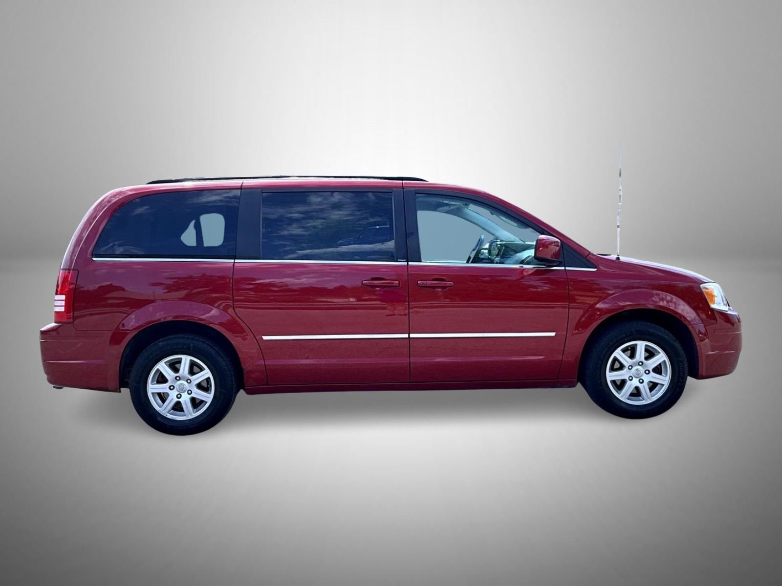 Used 2010 Red Chrysler Touring image 4