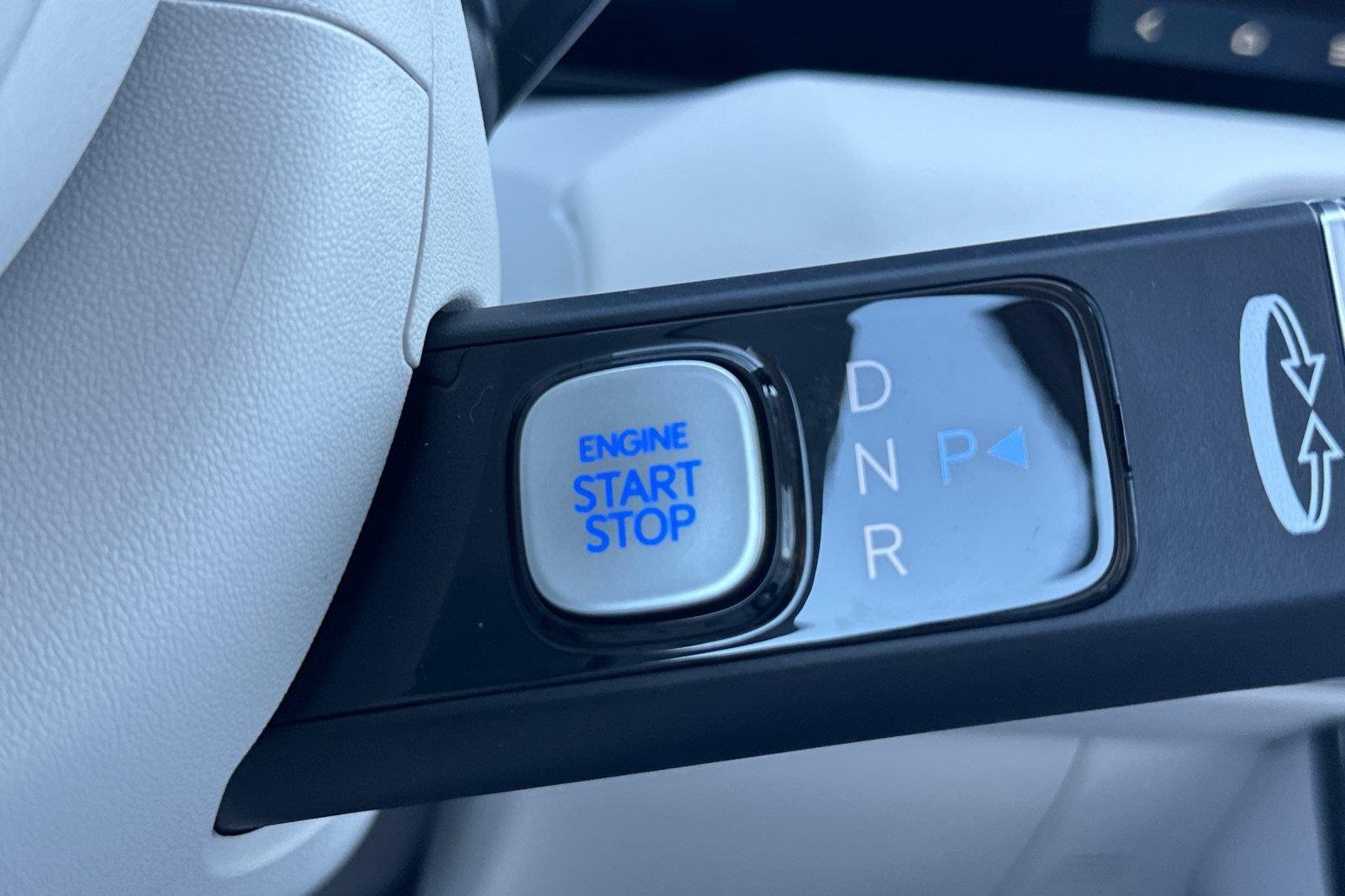 New 2026 Creamy White Pearl Hyundai SEL 8P image 23