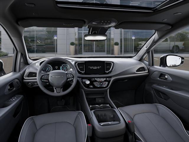 New 2027 Diamond Black Crystal Pearl-Coat Exterior Paint Chrysler Limited image 40