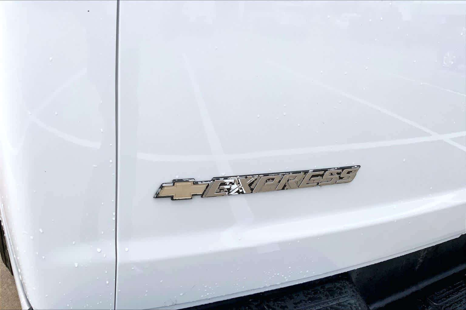 Used 2020 Summit White Chevrolet LT image 28