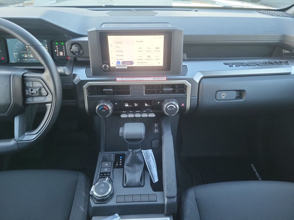 2025 Toyota Tacoma SR5 - Photo 18