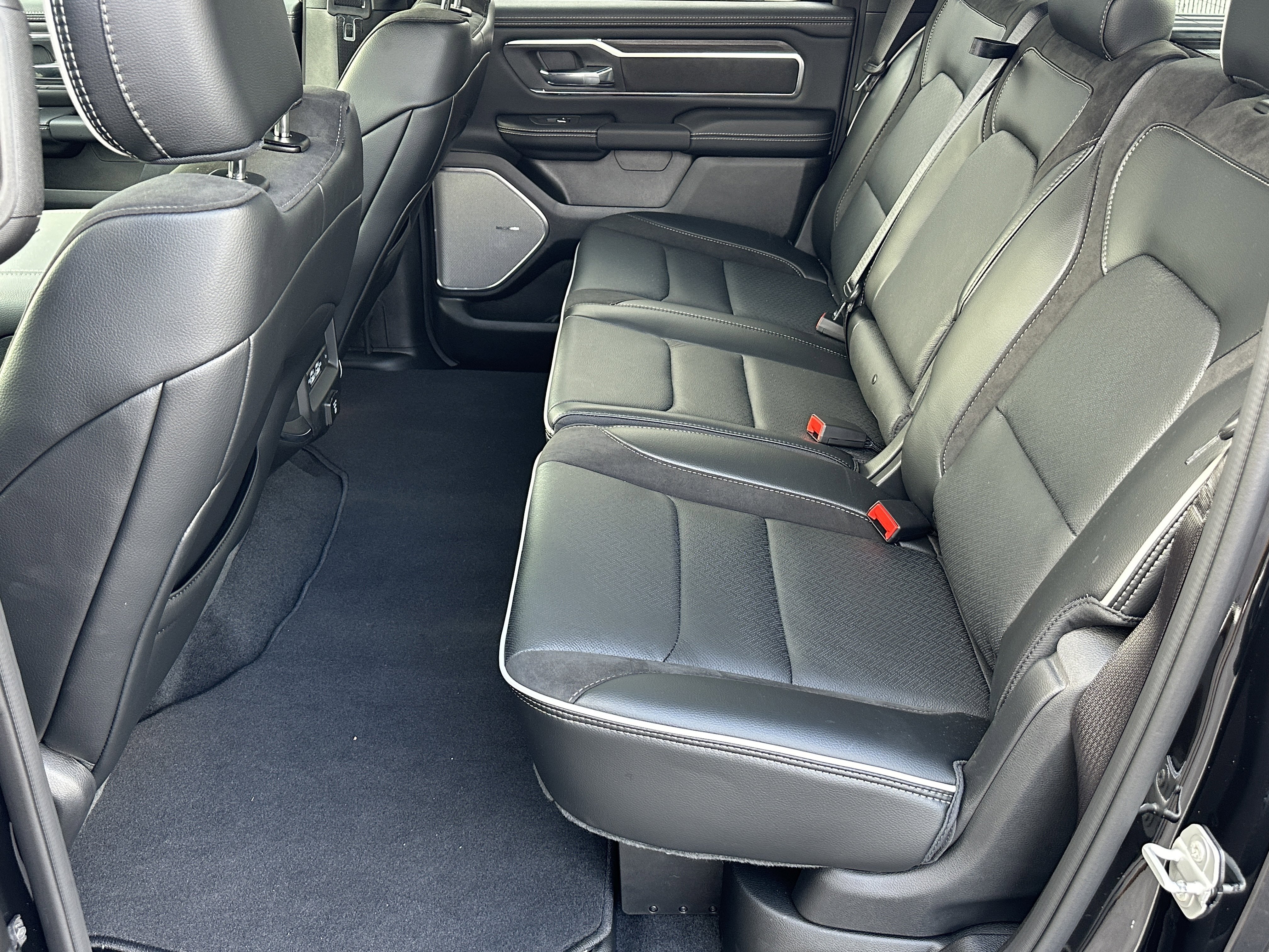 2026 RAM 1500 Laramie - Photo 21