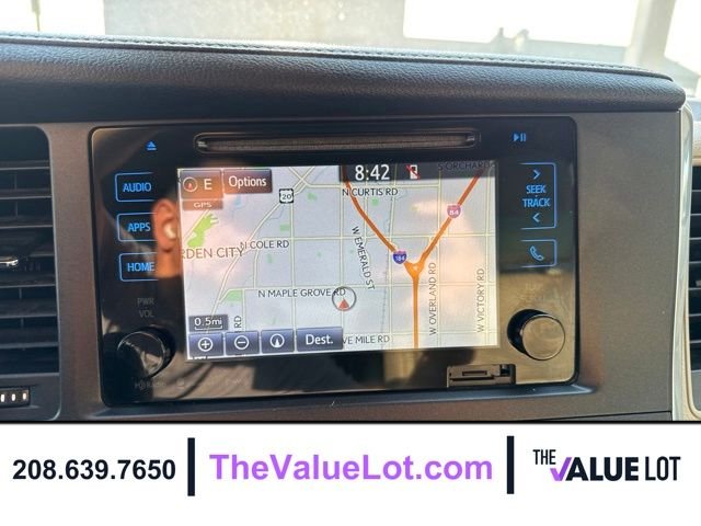 Used 2017 White Toyota XLE Premium image 17
