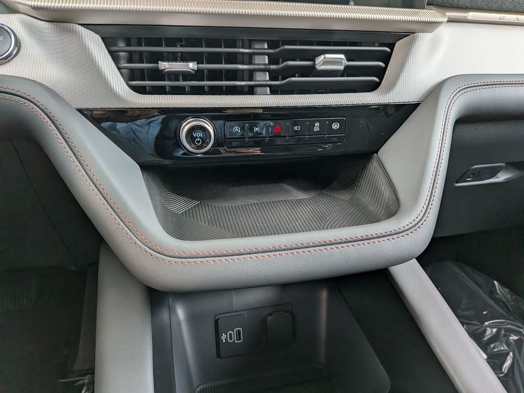 New 2026 Vapor Blue Metallic Ford Active image 37