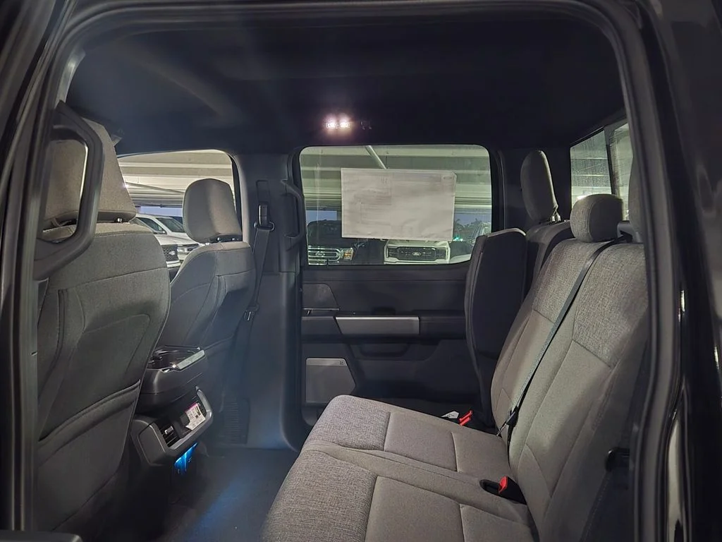 New 2025 Agate Black Metallic Ford XLT image 9