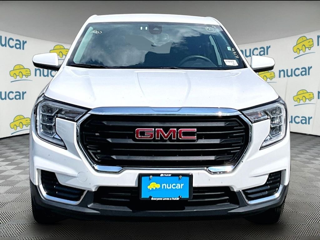 Used 2024 Summit White GMC SLE image 2