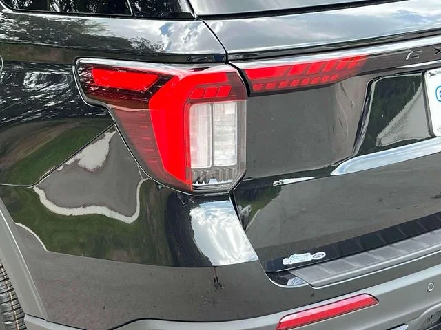 New 2026 Agate Black Metallic Ford ST image 10