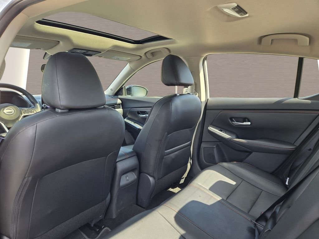 Used 2025 White Nissan SR image 17