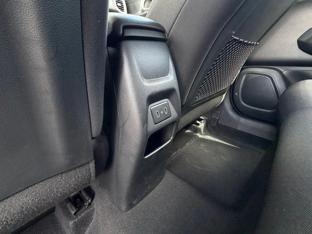 Used 2025 White Hyundai SEL image 33