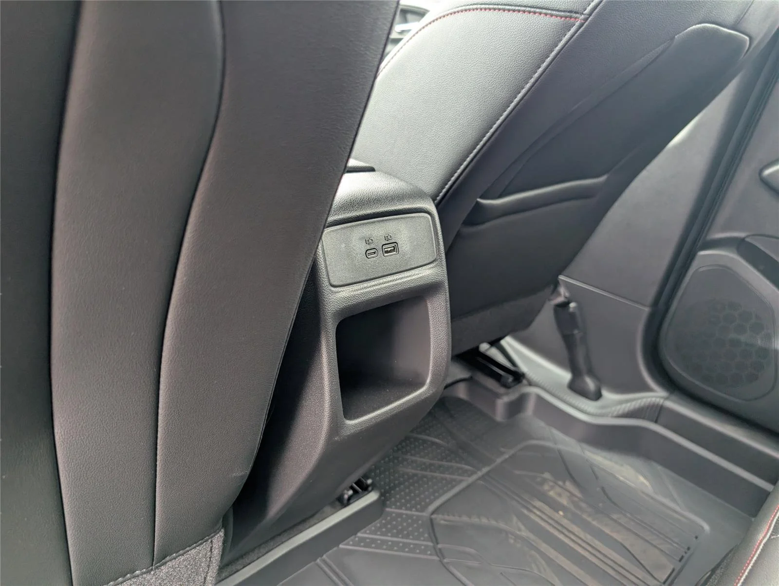 2026 Chevrolet Trax RS - Photo 32
