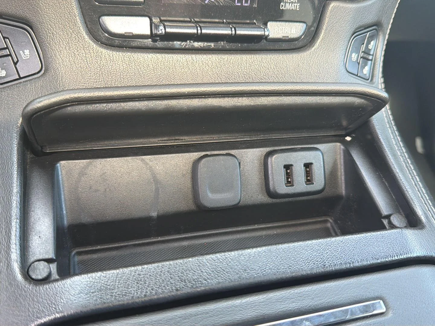 Used 2019 Black Chevrolet Premier image 19