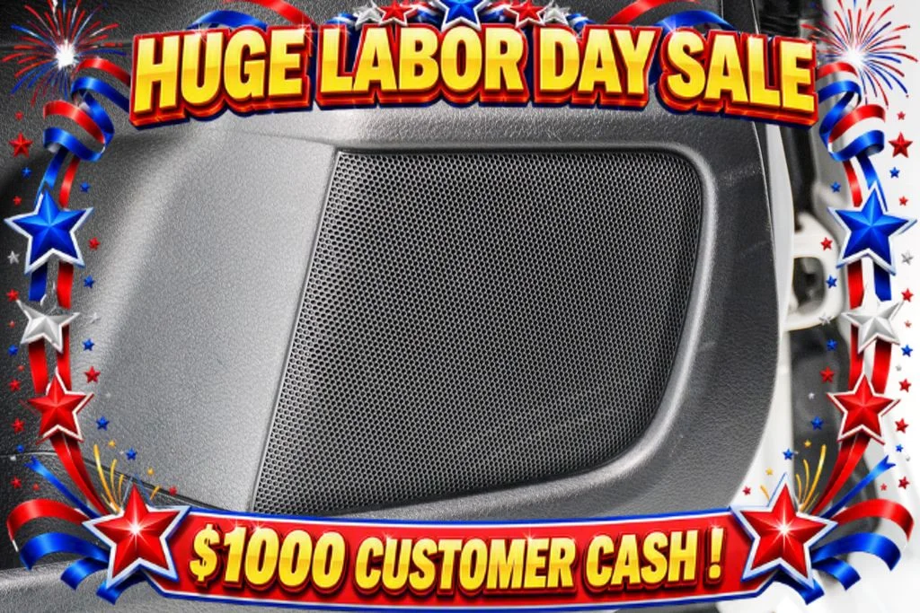 Used 2022 White Nissan SR image 16