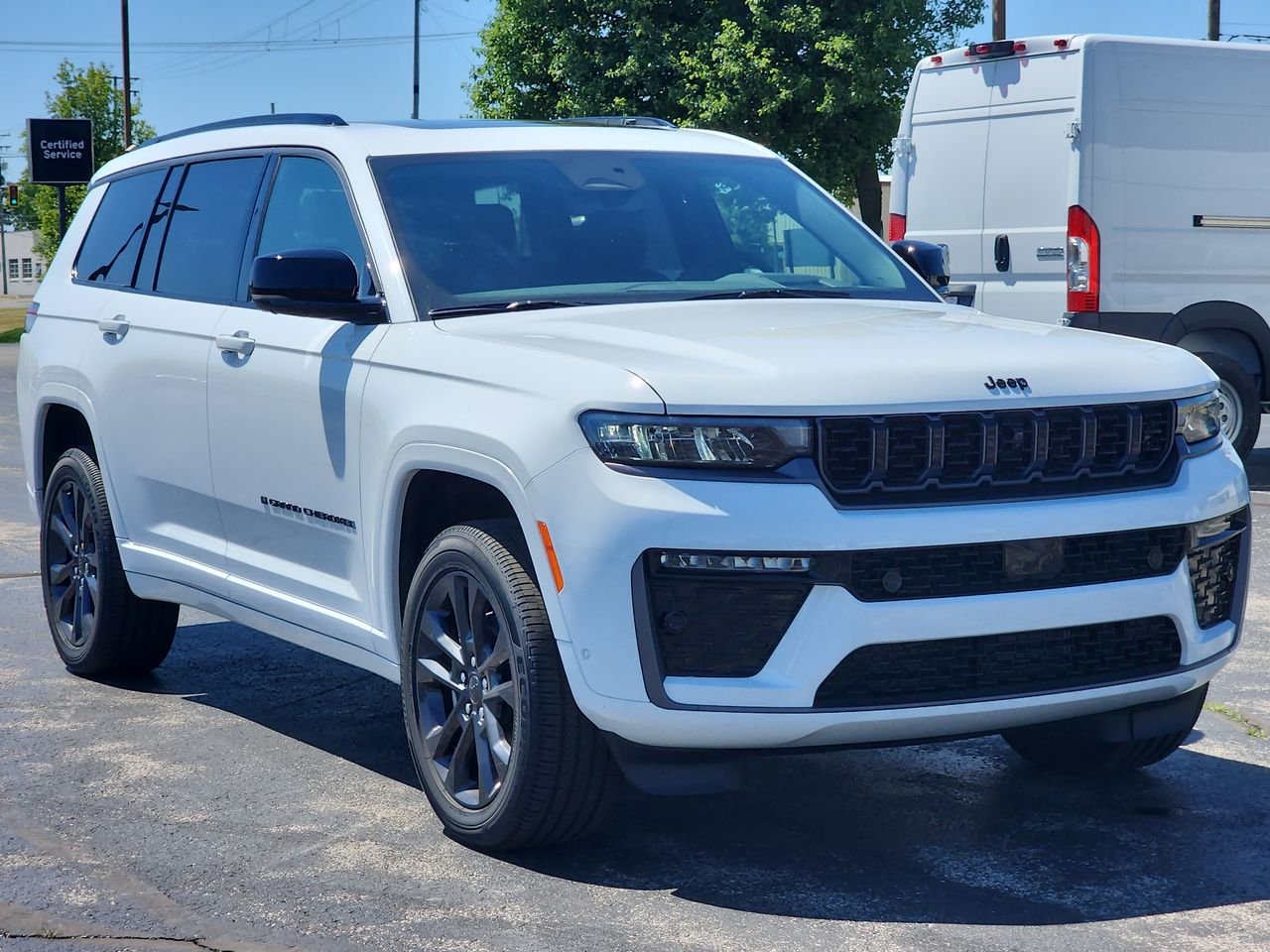 2026 Jeep Grand Cherokee L Limited Reserve 4x4's photo