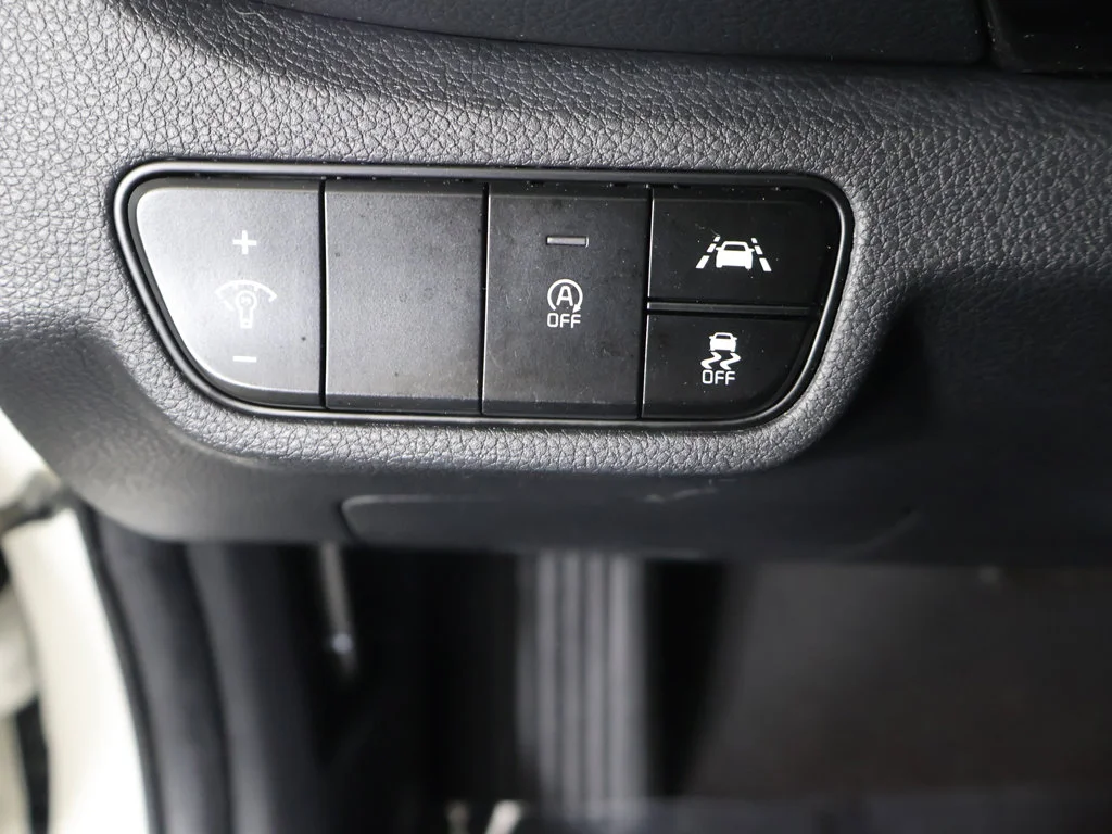 Used 2021 White Kia EX image 35