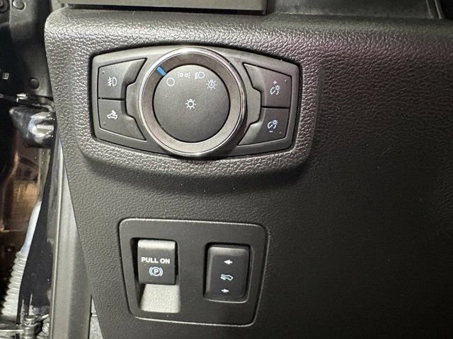 Used 2019 Black Ford Lariat image 25