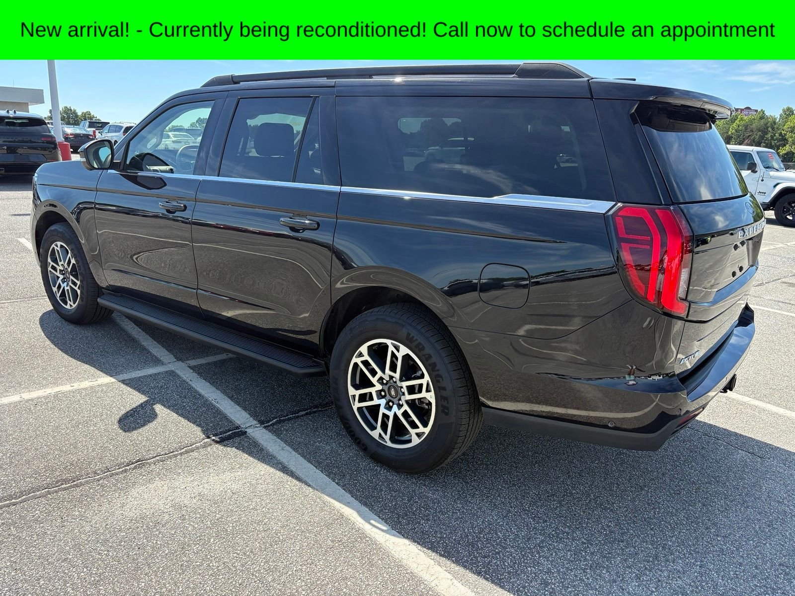 Used 2025 Black Metallic Ford Active image 9