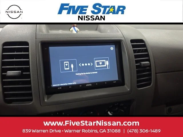 Used 2010 White Nissan SE image 17