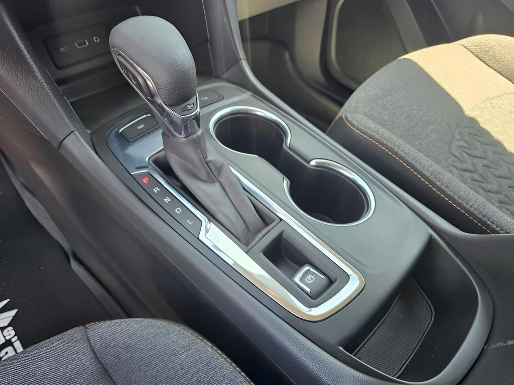 Used 2023 Summit White Chevrolet LT image 23