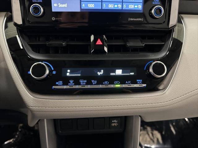 Certified Used 2022 Wind Chill Pearl Toyota L image 35