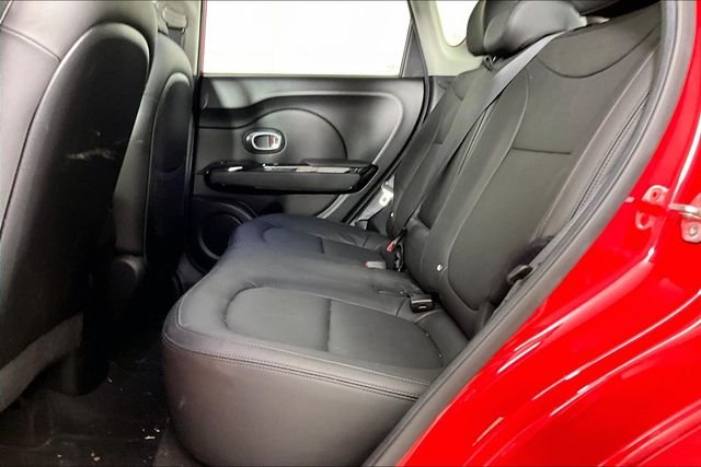 Used 2016 Red Kia Exclaim image 3