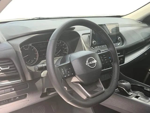 Used 2025 White Nissan SV image 13