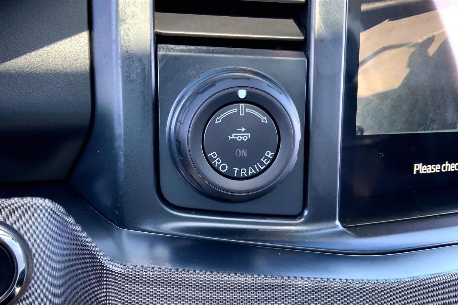 Used 2025 Glacier Gray Metallic Tri-Coat Ford Platinum image 32