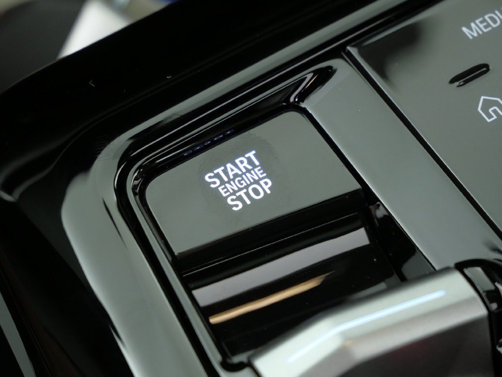 New 2027 Black Sapphire Metallic BMW 530i xDrive image 45