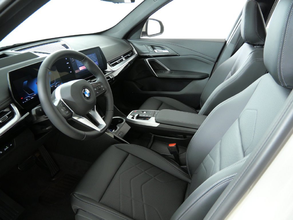 New 2027 Dune Grey Metallic BMW xDrive28i image 32