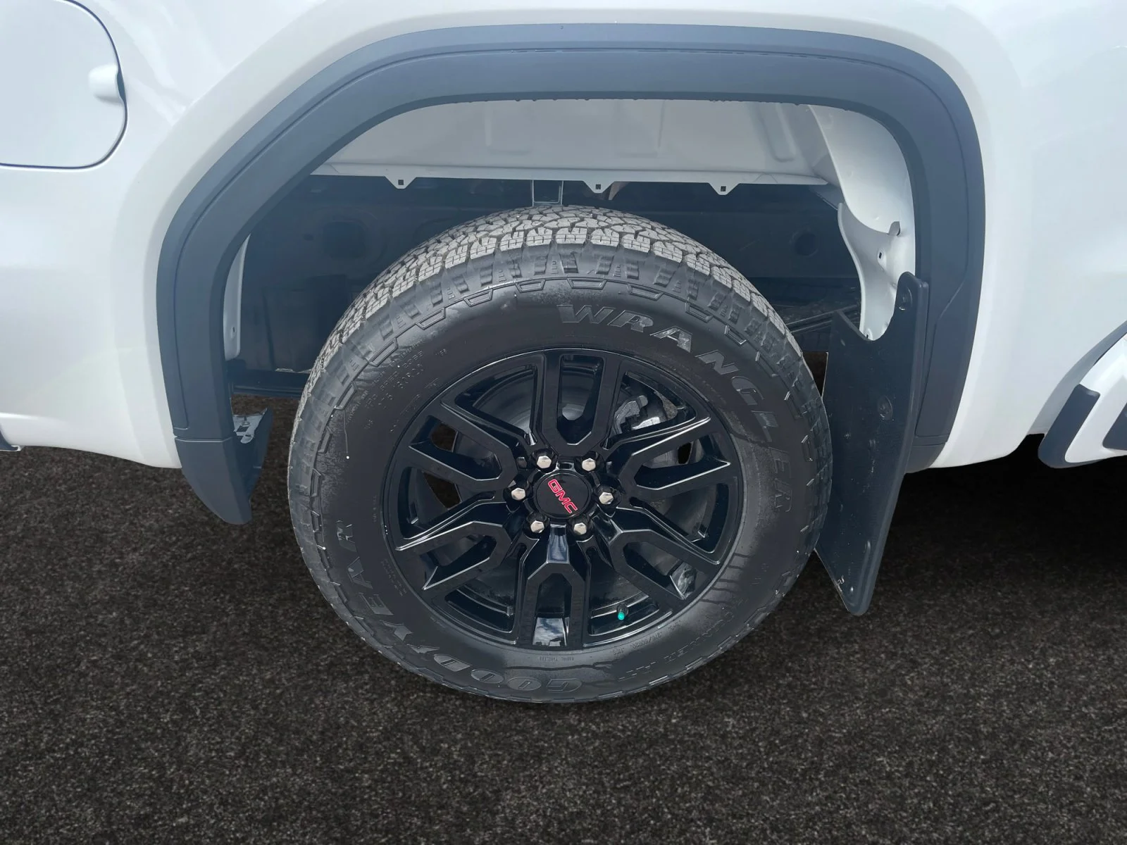 New 2026 Summit White GMC Pro image 9