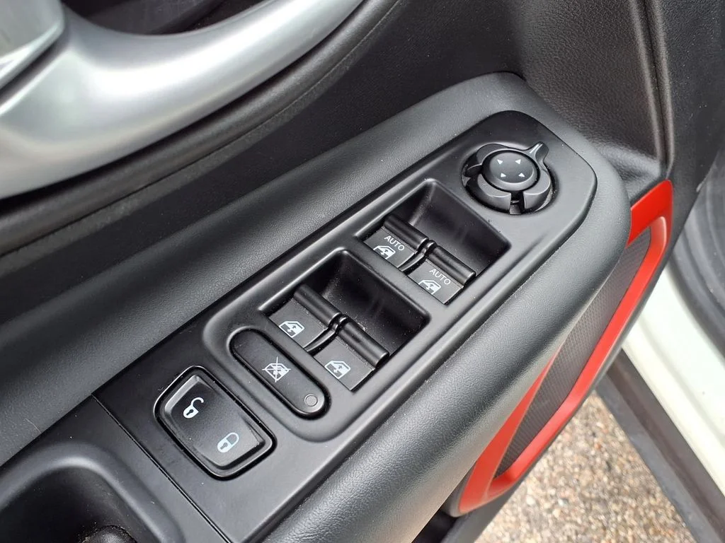 Used 2023 White Jeep Trailhawk image 20