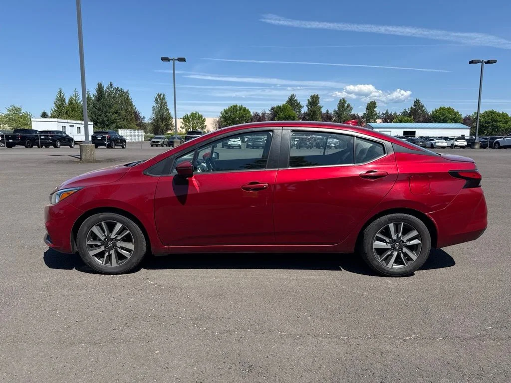 Used 2021 Pearl Metallic Nissan 1.6 SV image 4