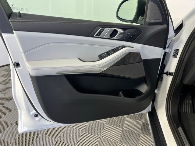 New 2026 White BMW sDrive40i image 15