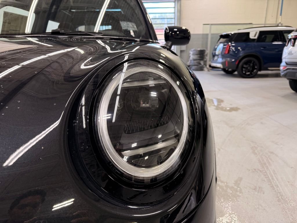 New 2026 Midnight Black II Metallic MINI  image 9