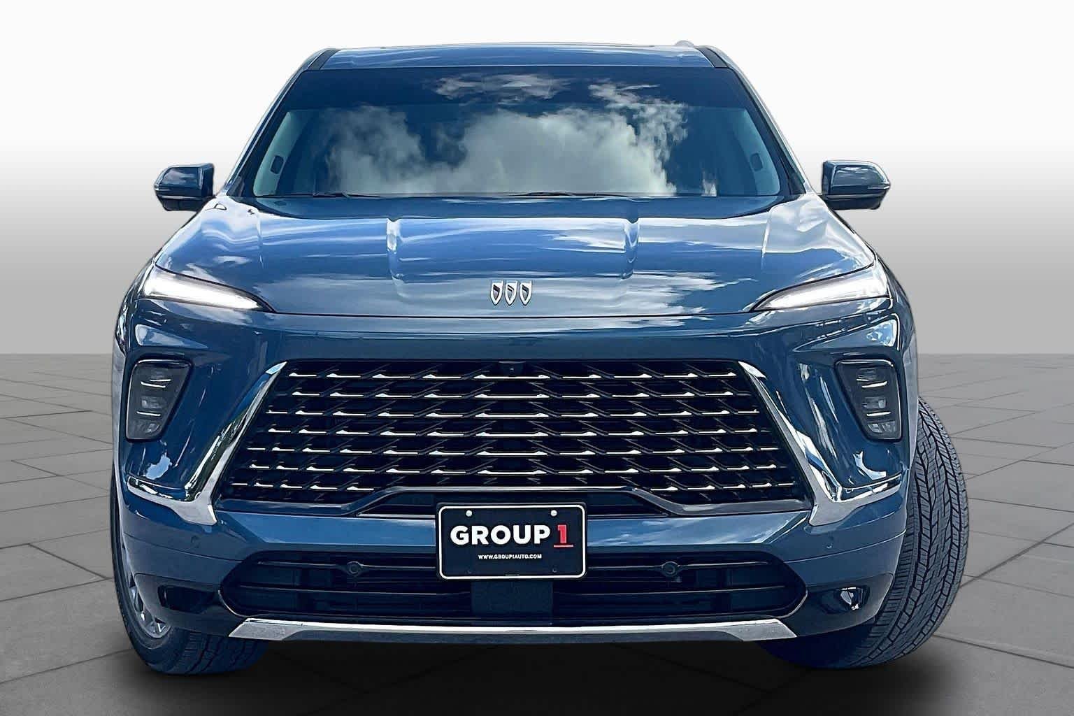 Used 2026 Ocean Blue Metallic Buick Avenir image 4