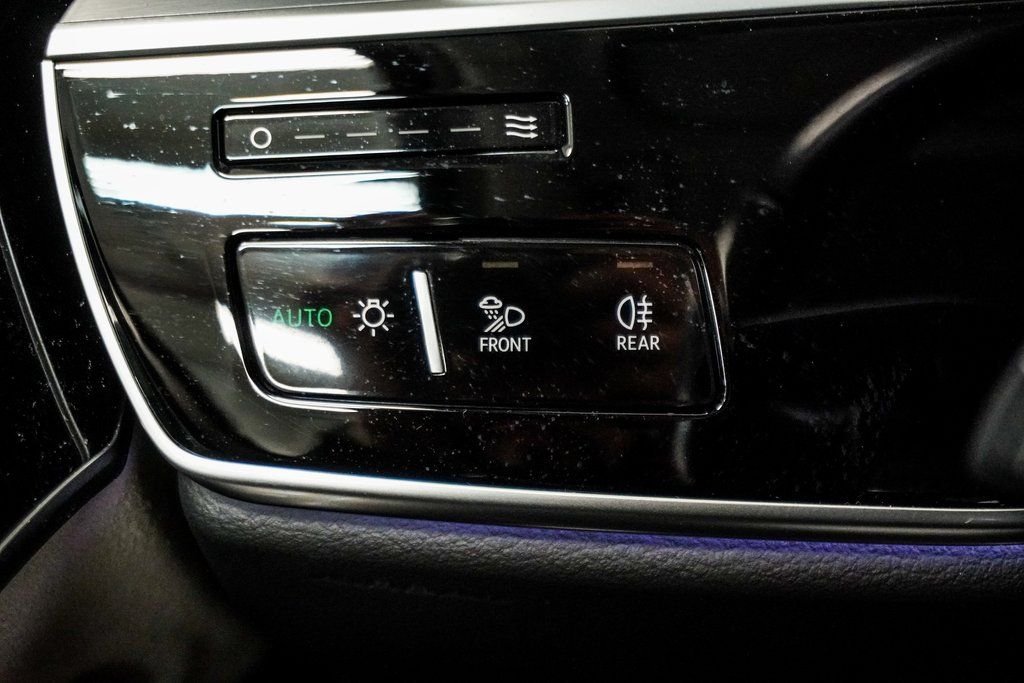 Used 2022 Blue Audi L 55 image 40