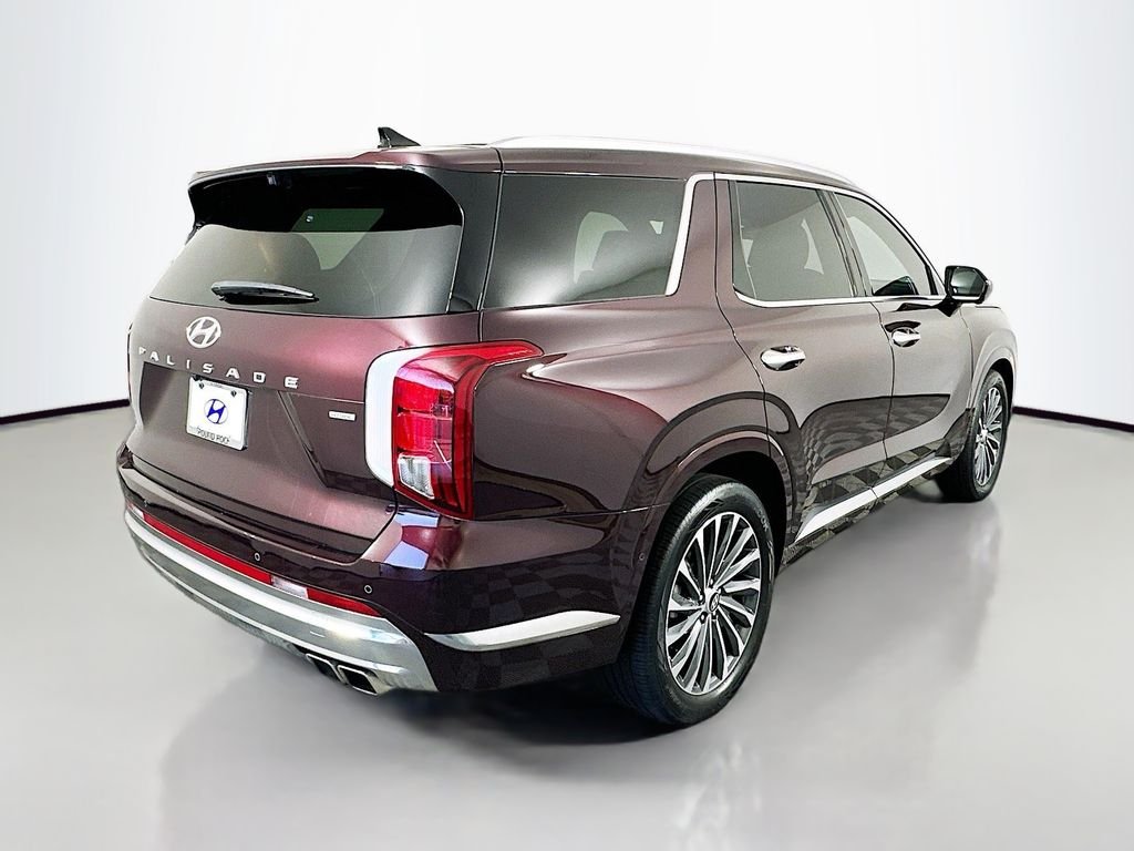 Used 2023 Red Hyundai Calligraphy image 5