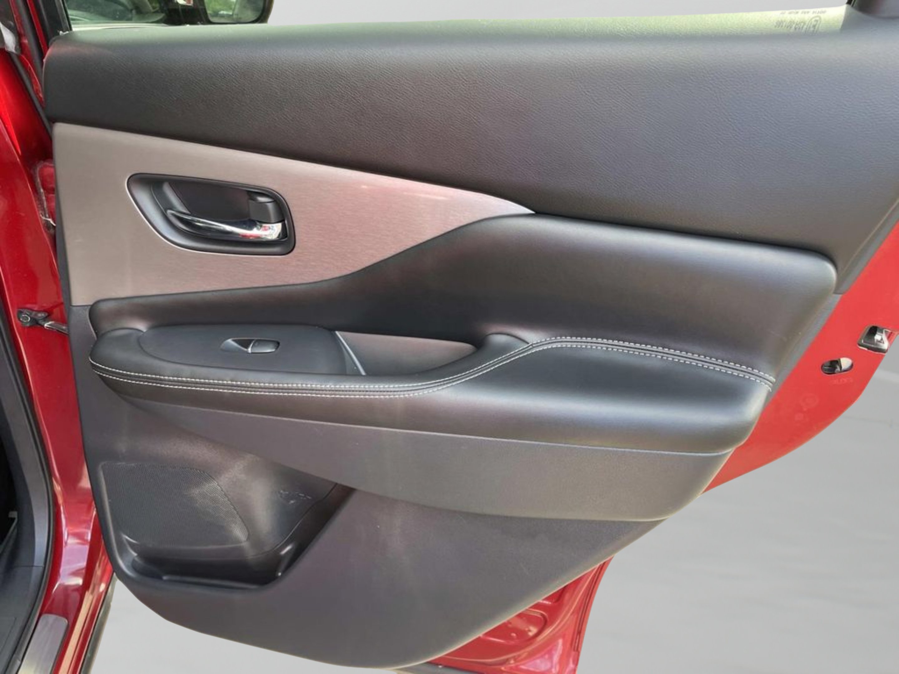 Used 2023 Red Nissan SL image 13