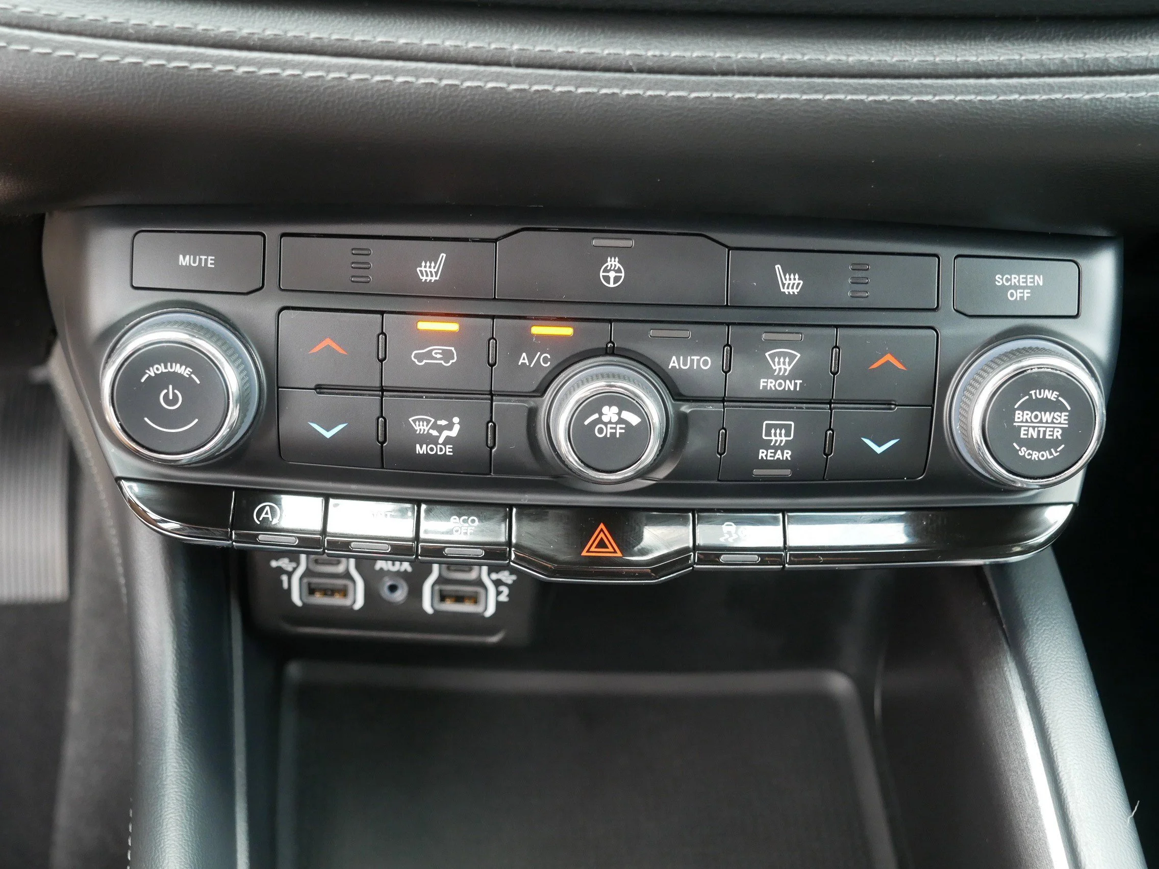 Used 2024 DB Black Clearcoat Dodge SXT Plus image 23