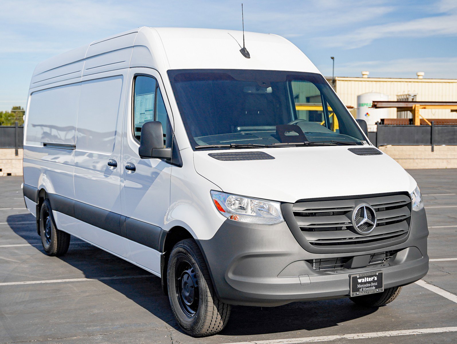 New 2026 Arctic+White Mercedes-Benz 2500 High Roof I4 Diesel 170 RWD image 3