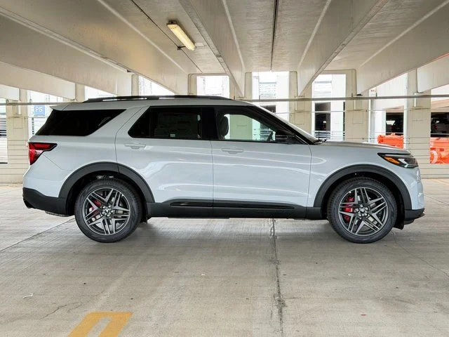 New 2026 Space White Metallic Ford ST image 7